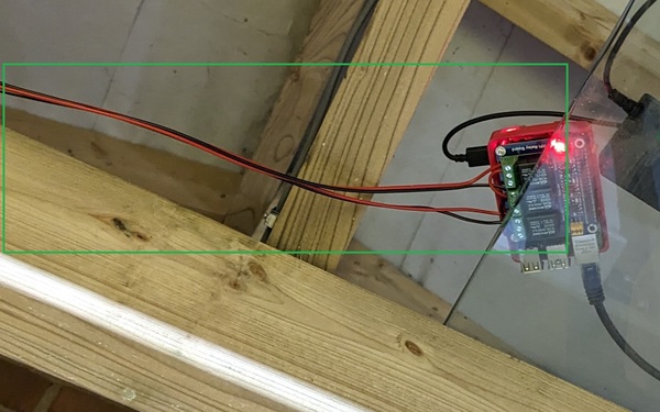 Wires/Raspberry Pi relay board