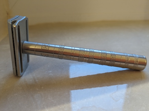 Henson razor