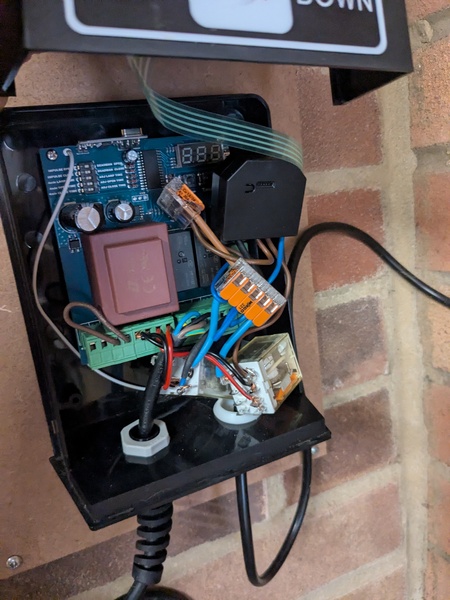Relays in situ